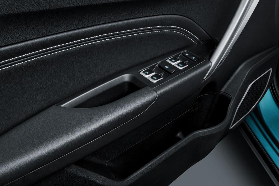 Детали интерьера Geely Vision X3 2019 года  (фото 5 из 9)